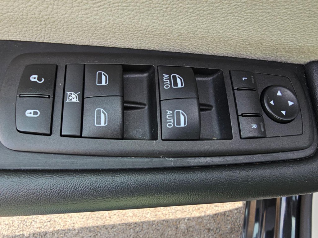 2023 Chrysler Pacifica Image 30