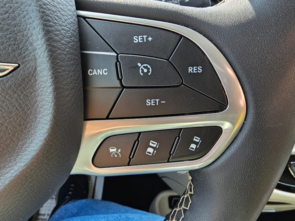 2023 Chrysler Pacifica Image 33