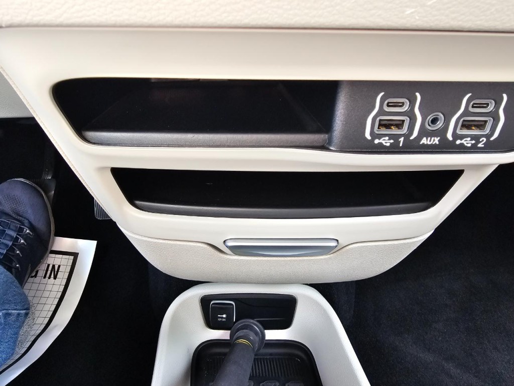 2023 Chrysler Pacifica Image 43