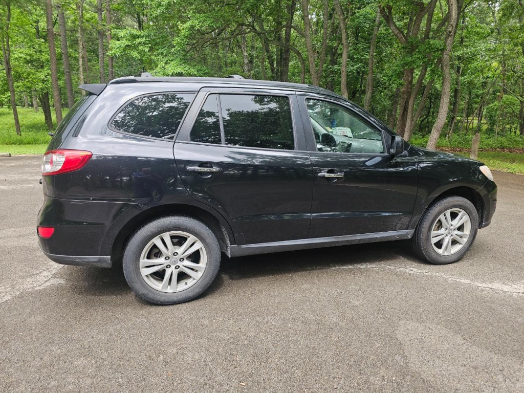 2010 Hyundai Santa Fe Image 2
