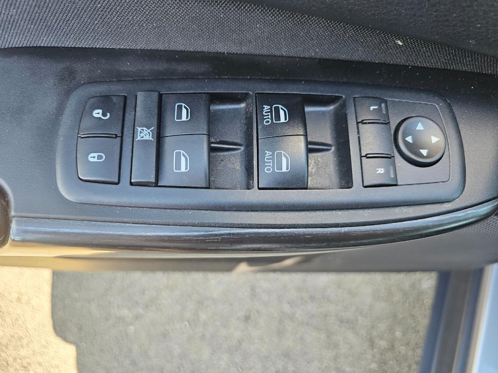 2014 Jeep Cherokee Image 28