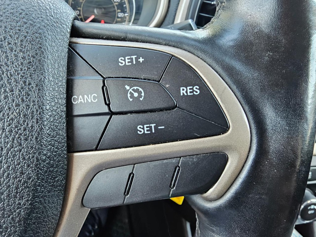 2014 Jeep Cherokee Image 32