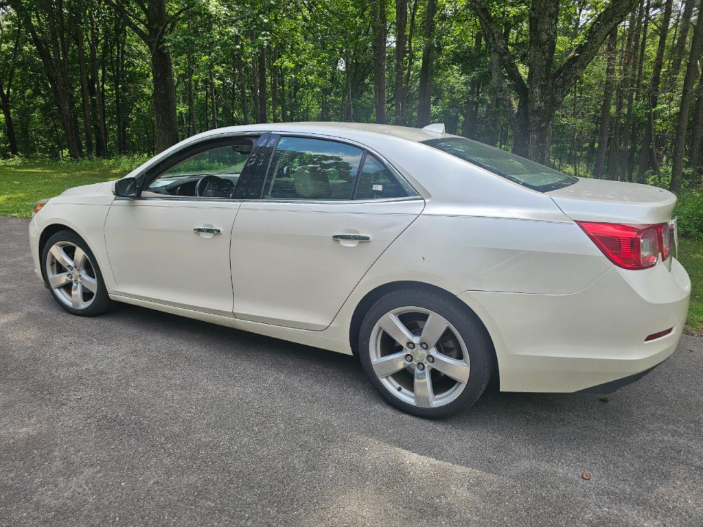 2013 Chevrolet Malibu Image 3