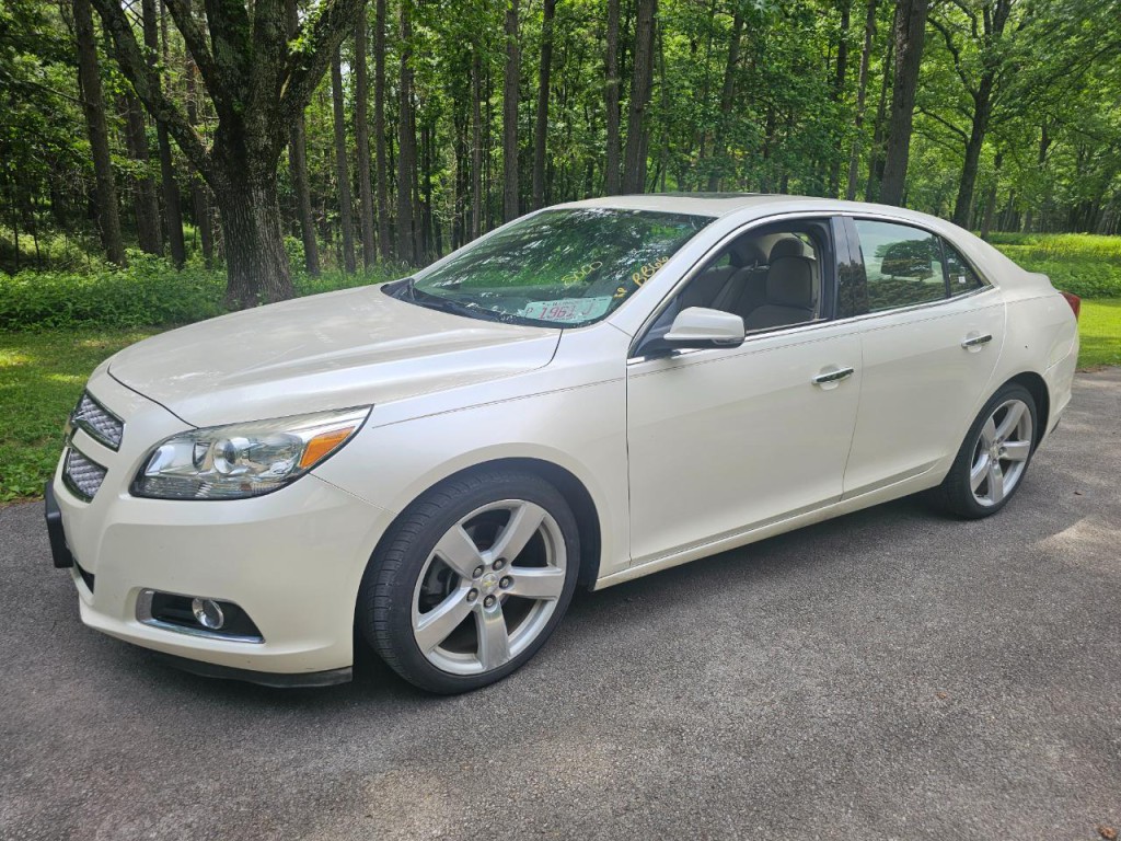 2013 Chevrolet Malibu Image 4