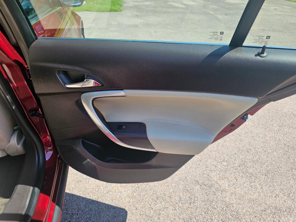 2016 Buick Regal Image 17