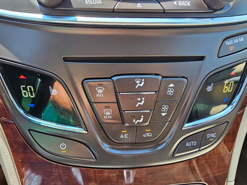 2016 Buick Regal Image 41
