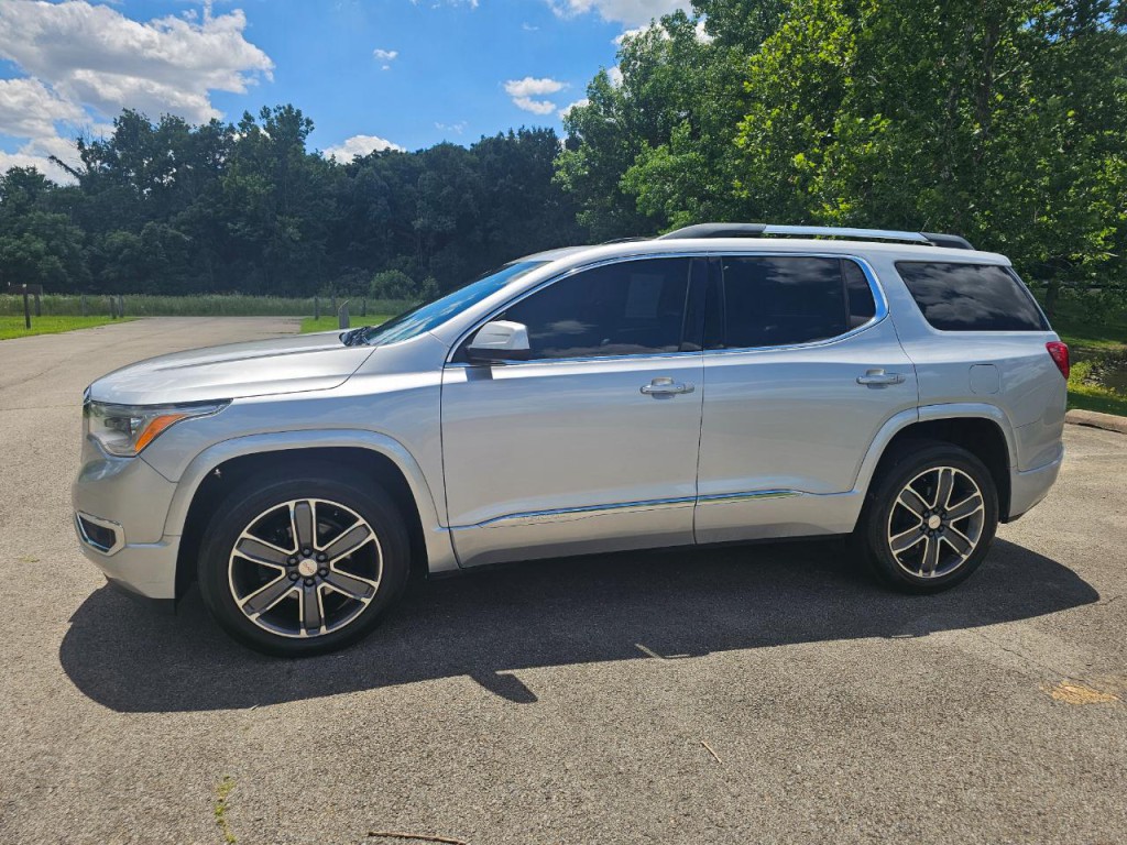 2017 GMC Acadia Image 10