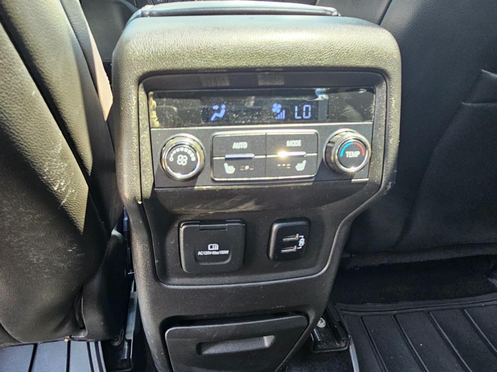 2017 GMC Acadia Image 27