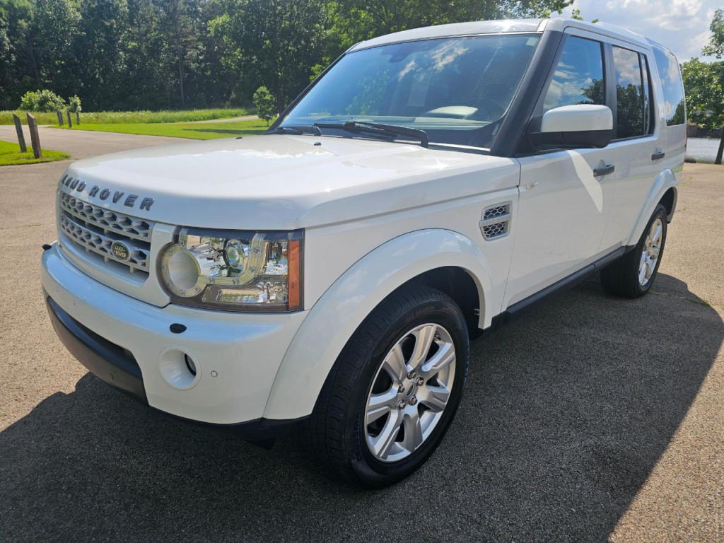 2013 Land Rover LR4 Image 11