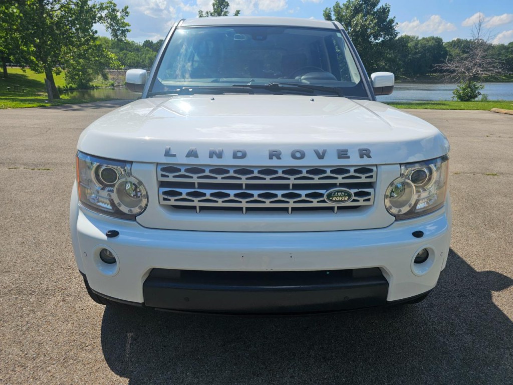 2013 Land Rover LR4 Image 12
