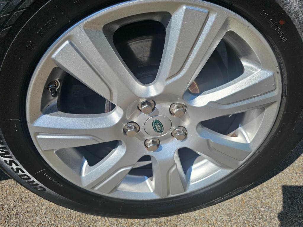 2013 Land Rover LR4 Image 14