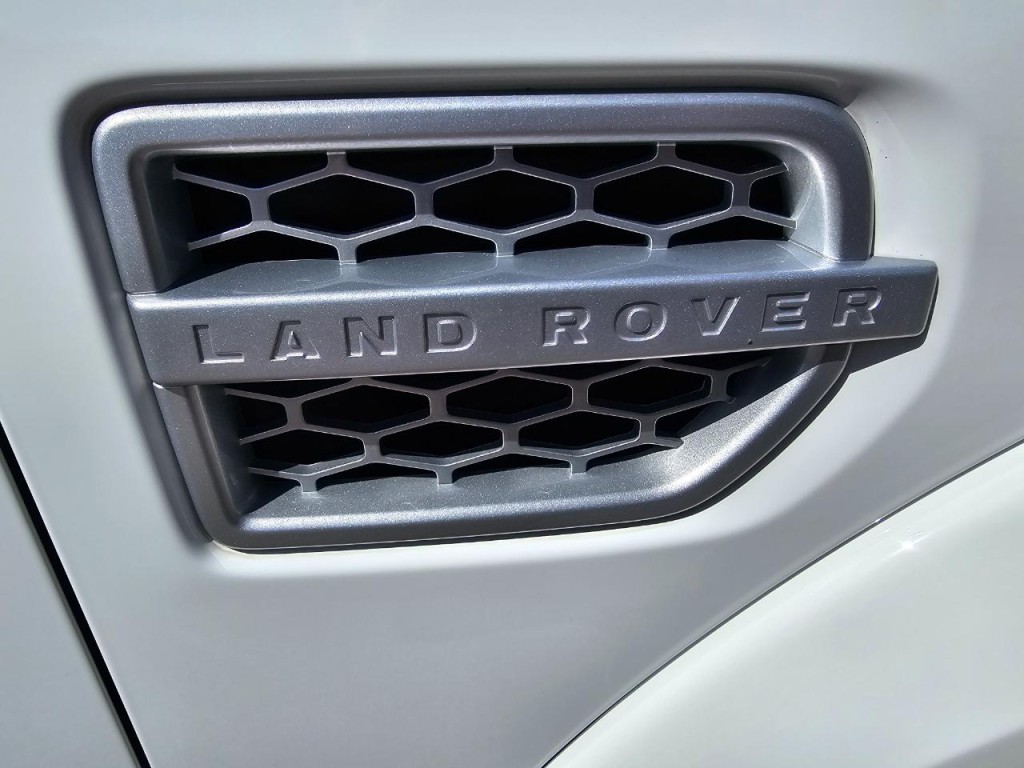 2013 Land Rover LR4 Image 15