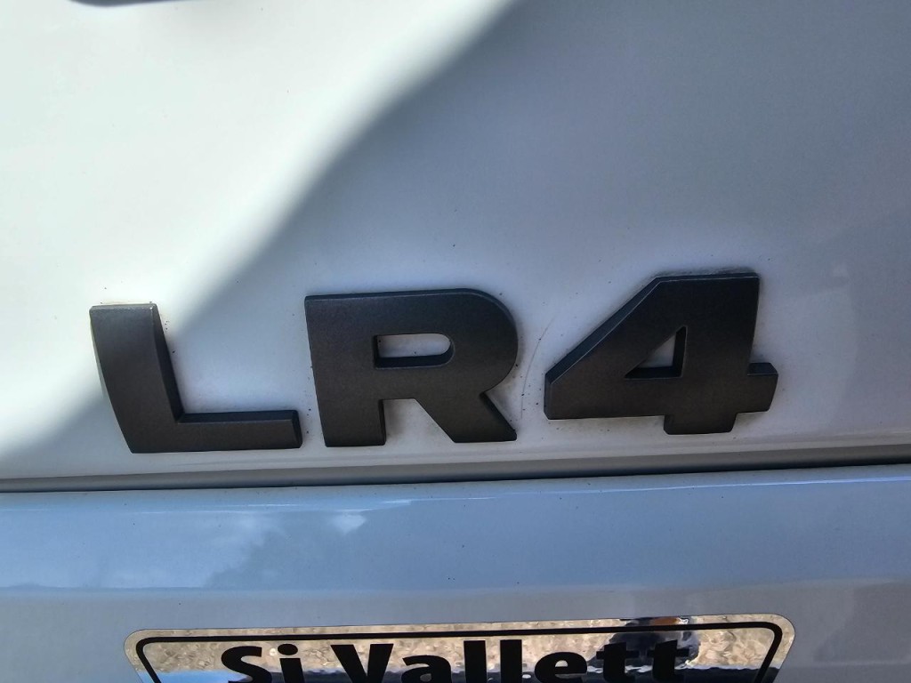 2013 Land Rover LR4 Image 16