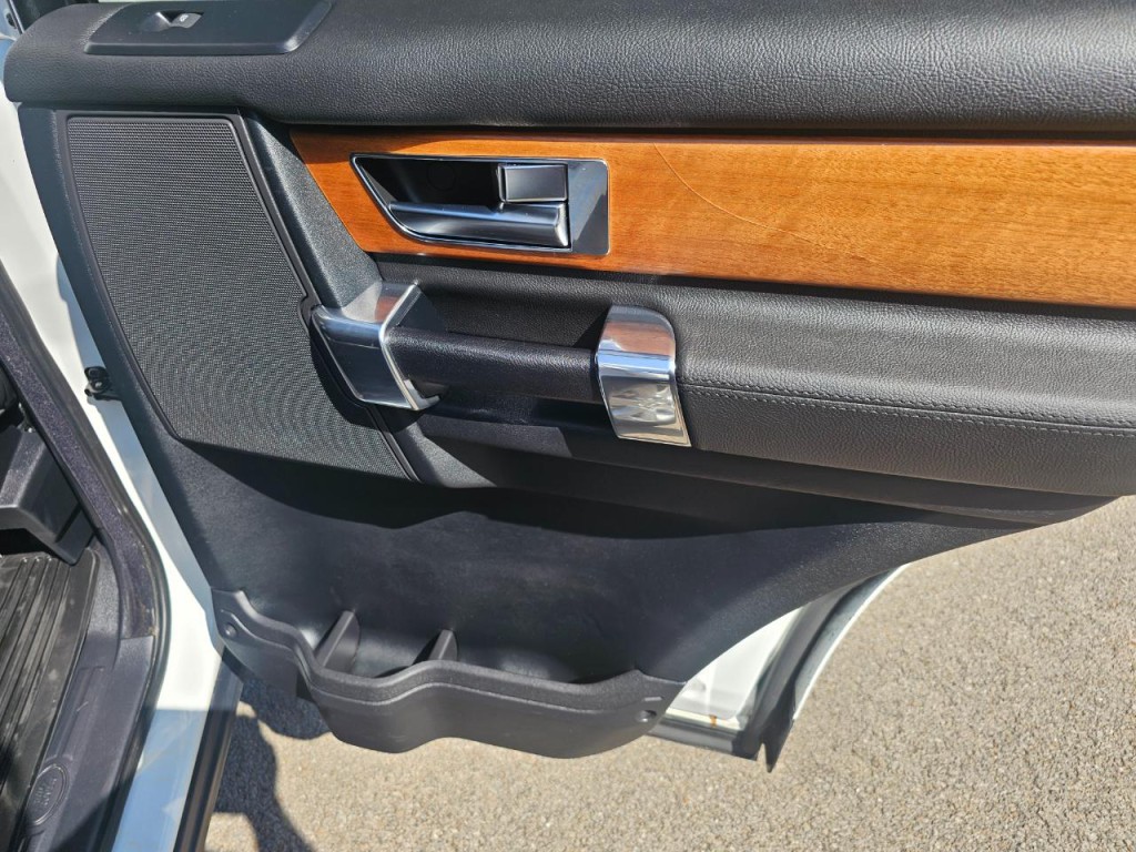 2013 Land Rover LR4 Image 20
