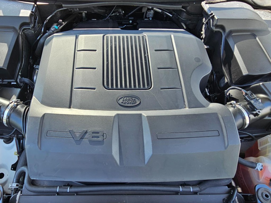 2013 Land Rover LR4 Image 31