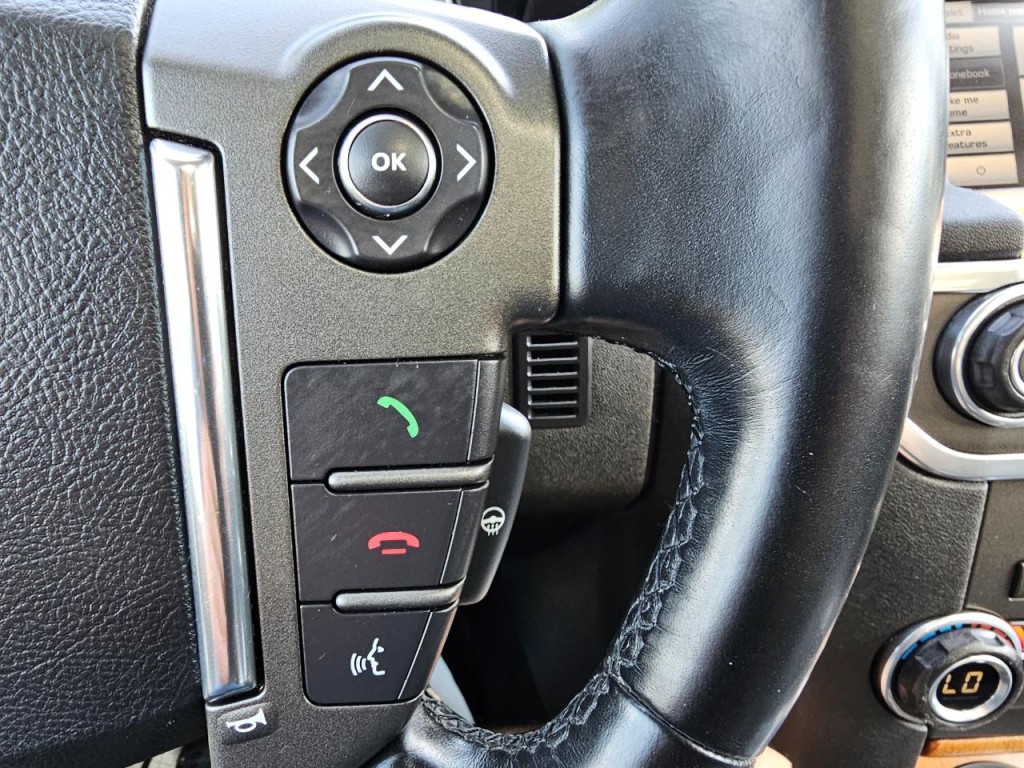 2013 Land Rover LR4 Image 37