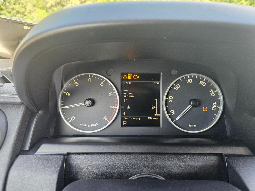 2013 Land Rover LR4 Image 39