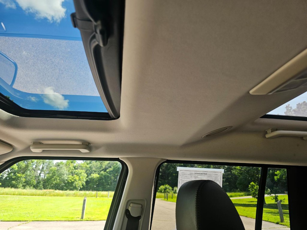 2013 Land Rover LR4 Image 50