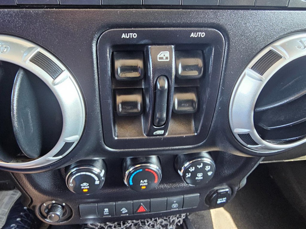 2015 Jeep Wrangler Unlimited Image 40