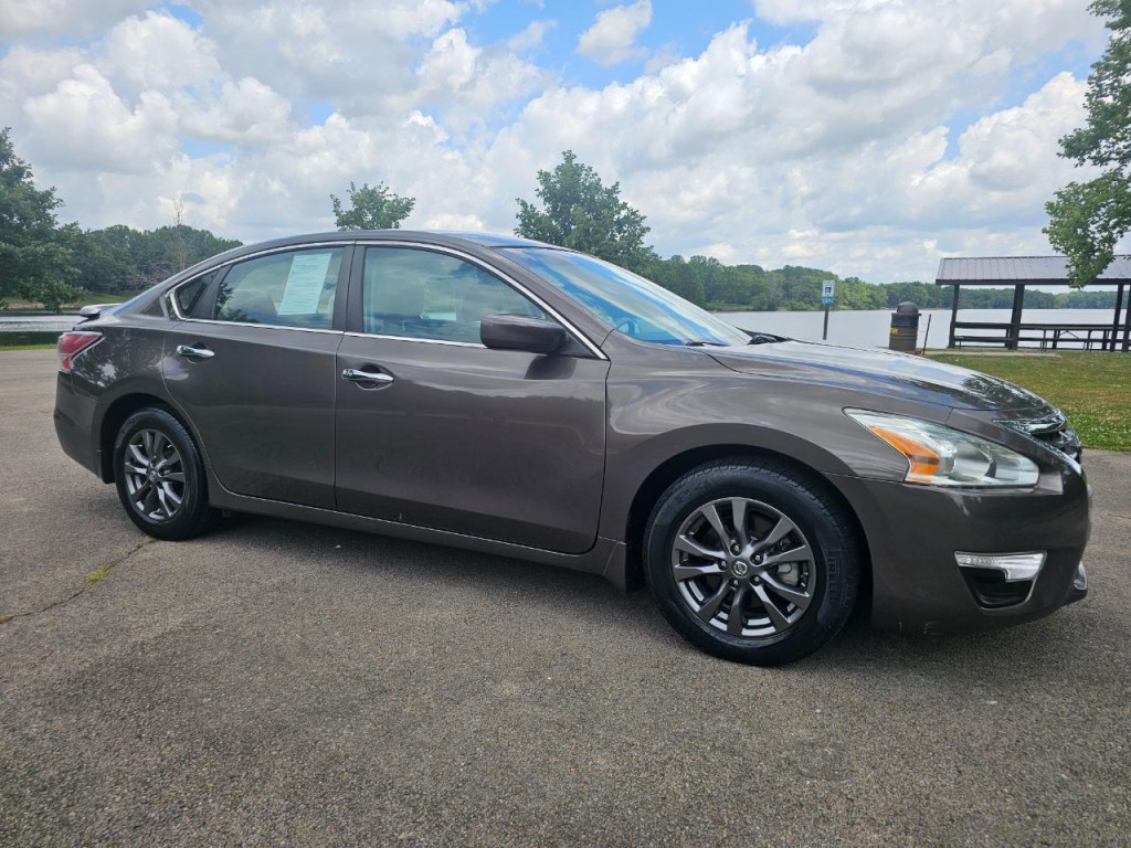 2015 Nissan Altima Image 2