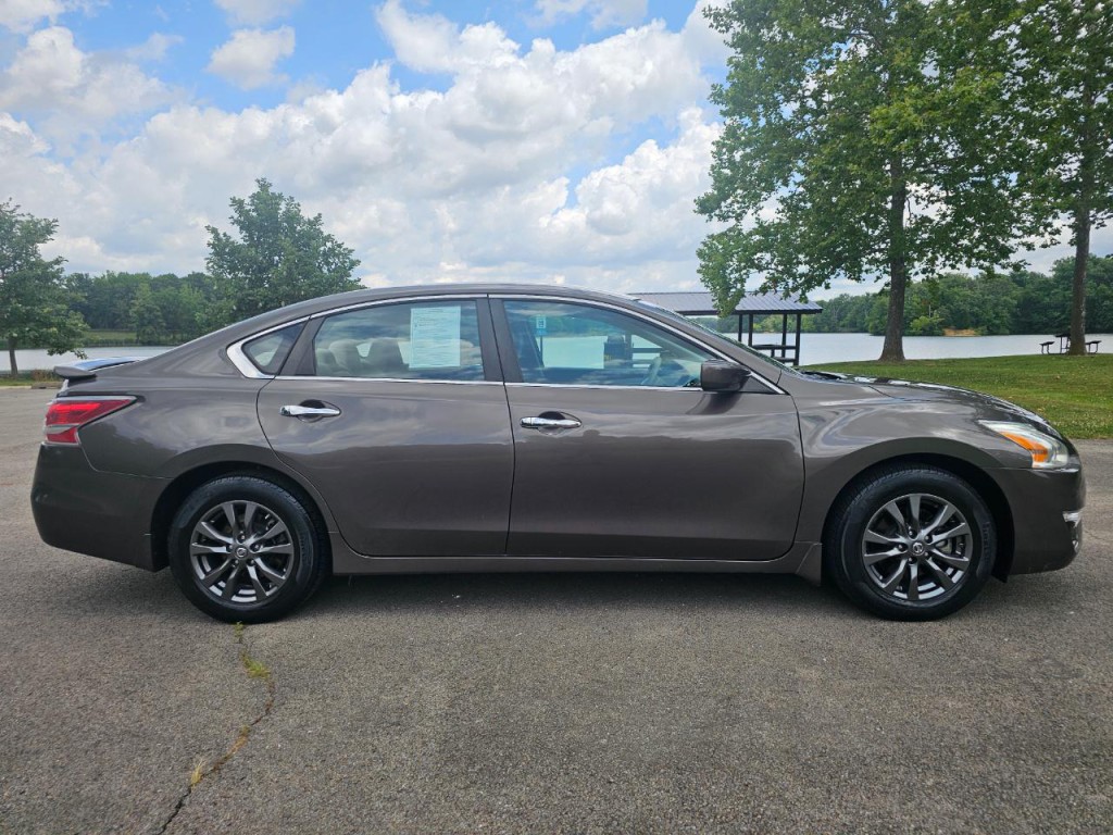 2015 Nissan Altima Image 3