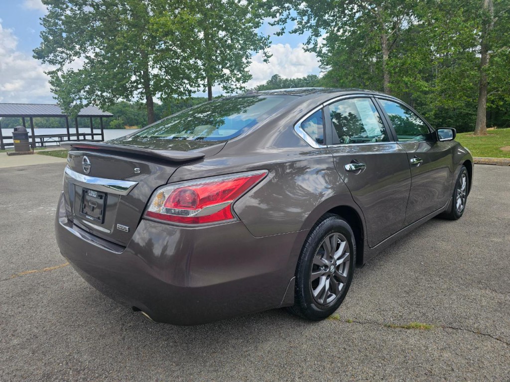 2015 Nissan Altima Image 5