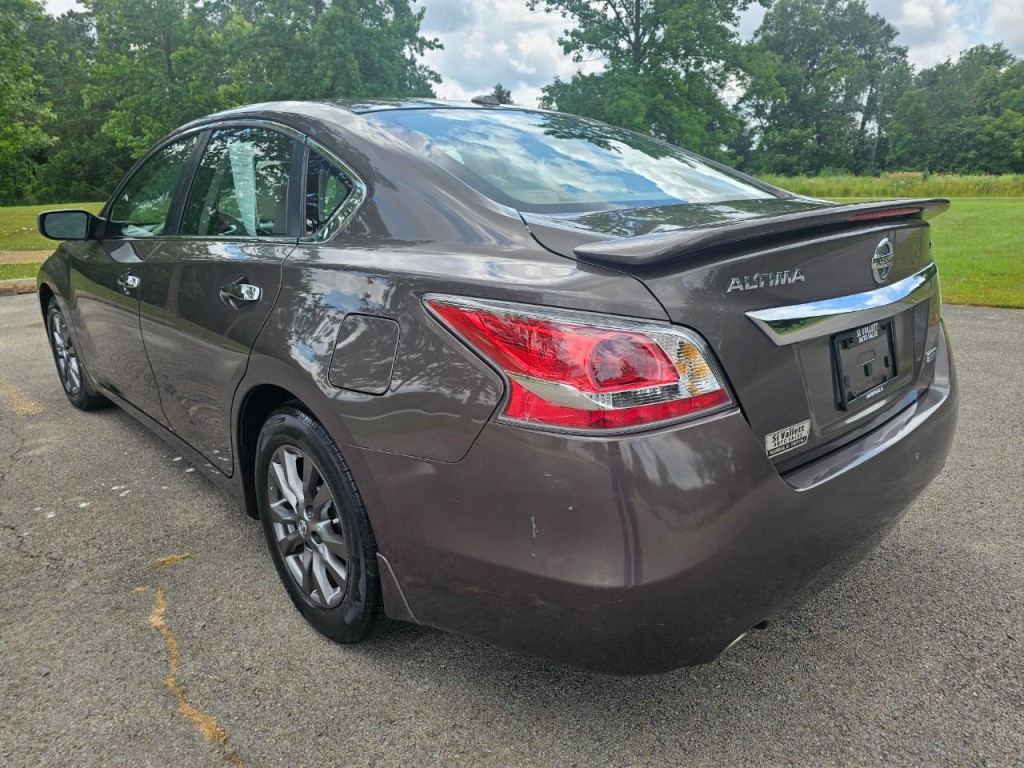 2015 Nissan Altima Image 7