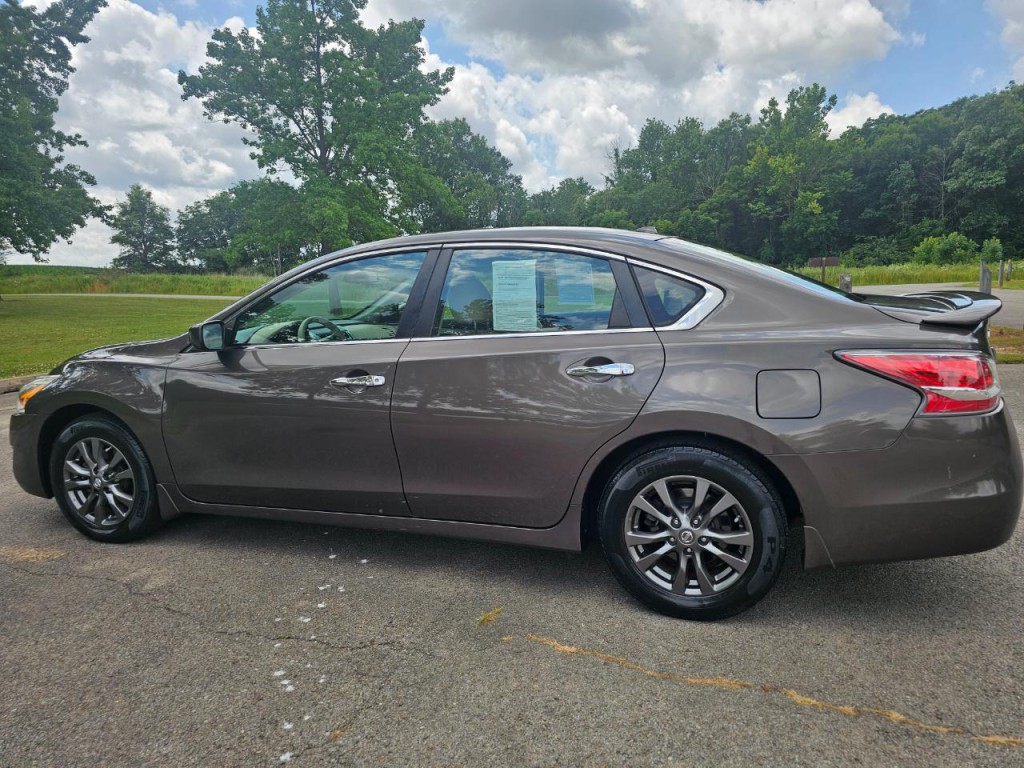 2015 Nissan Altima Image 8