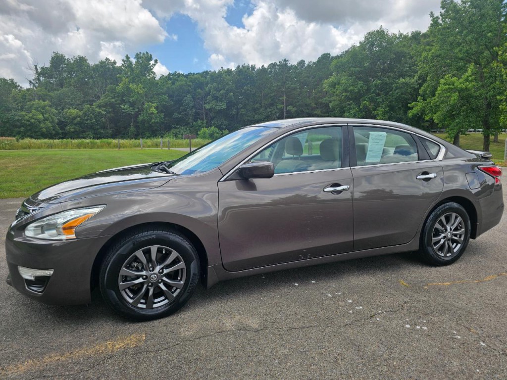2015 Nissan Altima Image 10