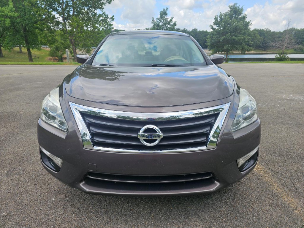 2015 Nissan Altima Image 12