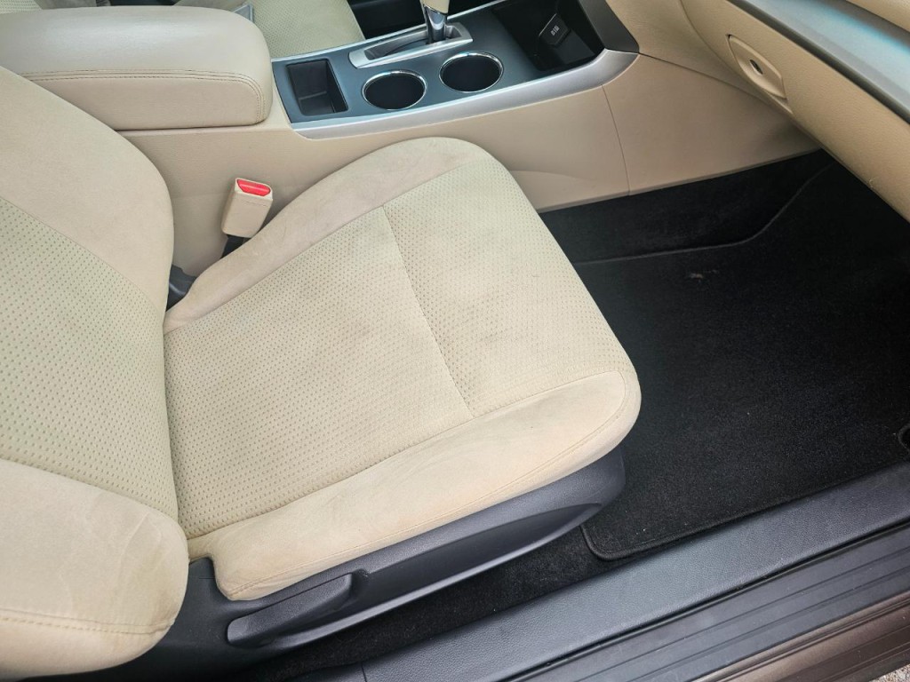 2015 Nissan Altima Image 17