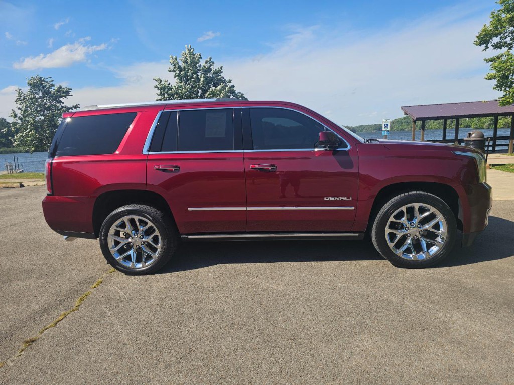 2017 GMC Yukon Image 3