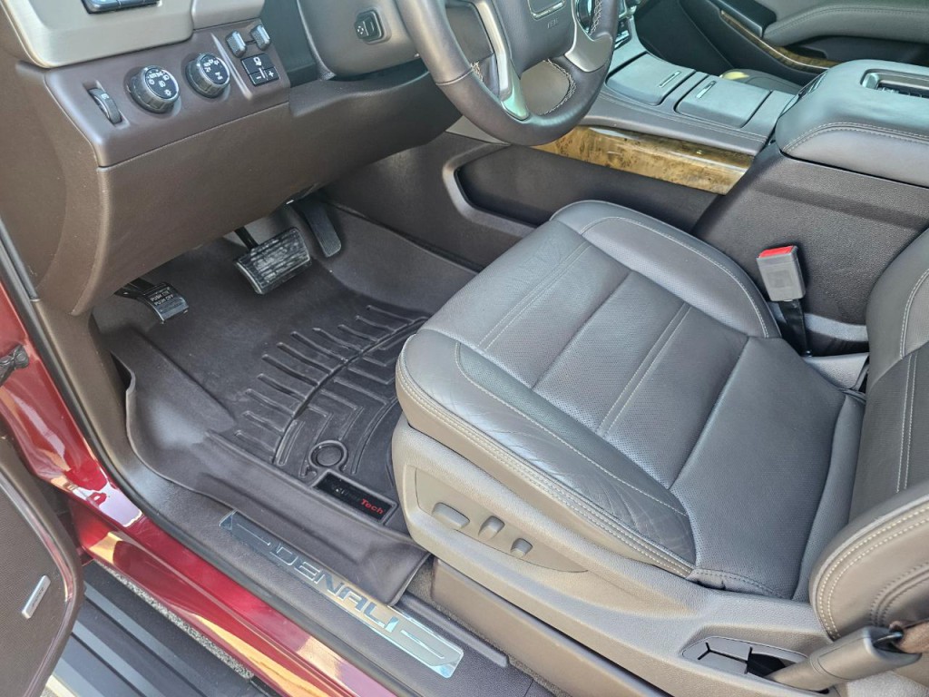 2017 GMC Yukon Image 32