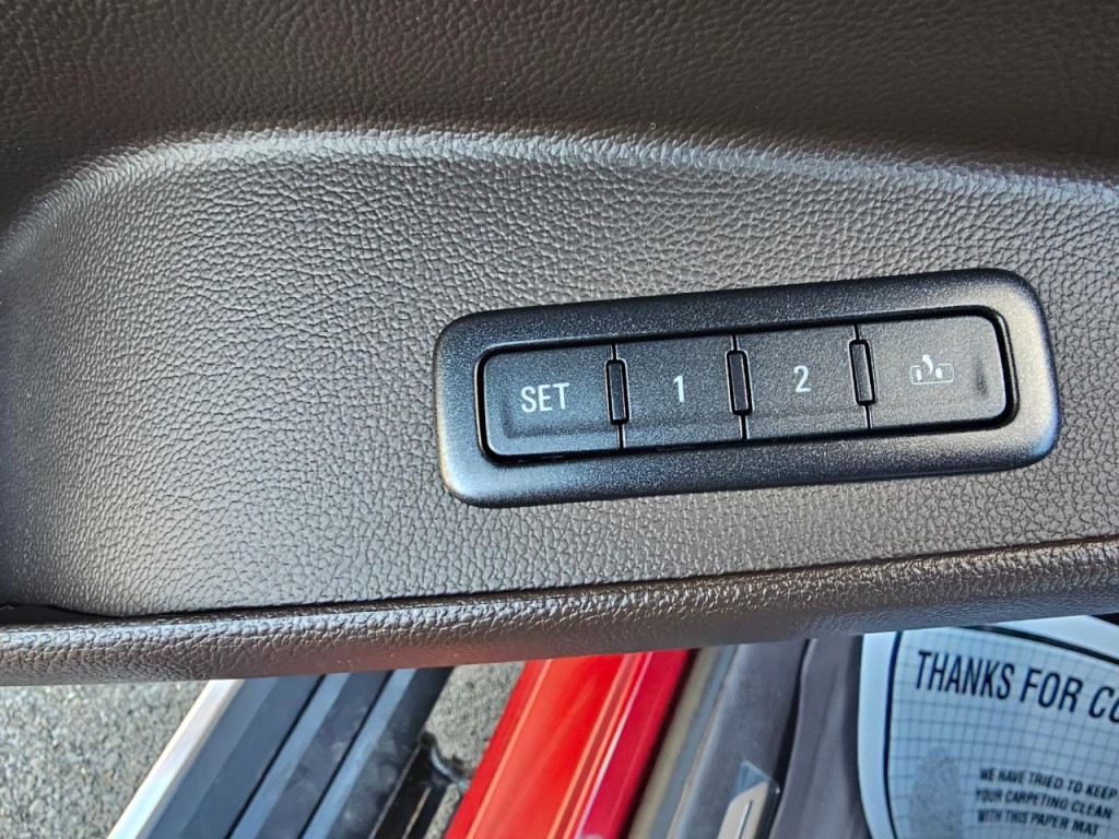 2017 GMC Yukon Image 38