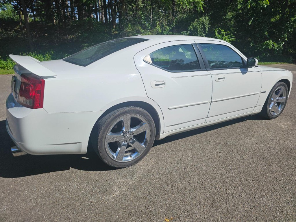 2010 Dodge Charger Image 2