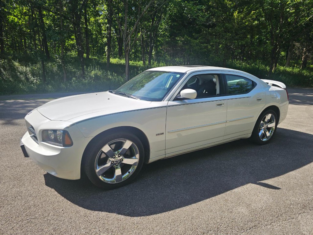 2010 Dodge Charger Image 4