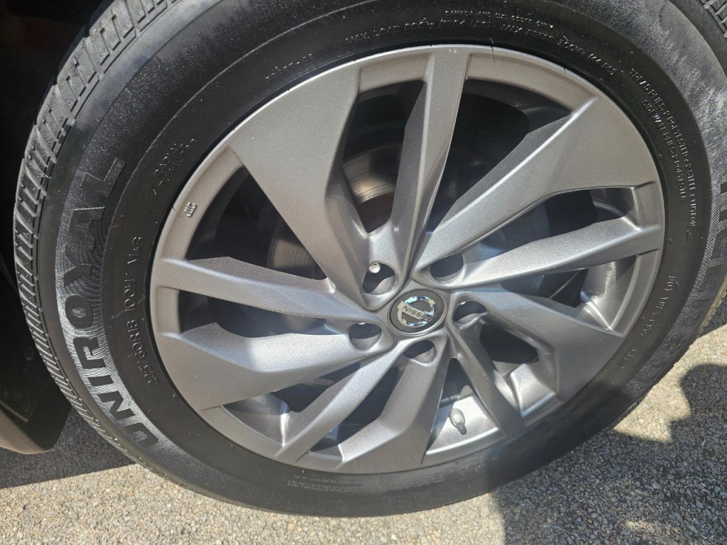 2016 Nissan Rogue Image 14