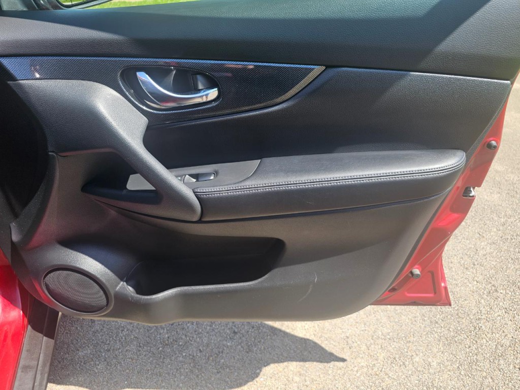 2016 Nissan Rogue Image 15