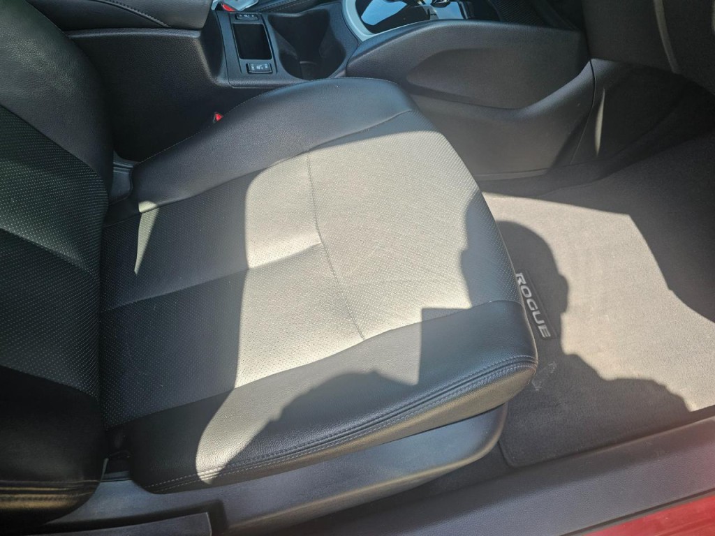 2016 Nissan Rogue Image 16