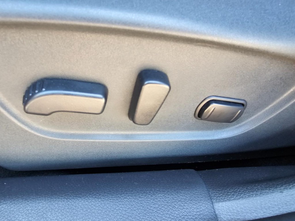 2016 Nissan Rogue Image 31