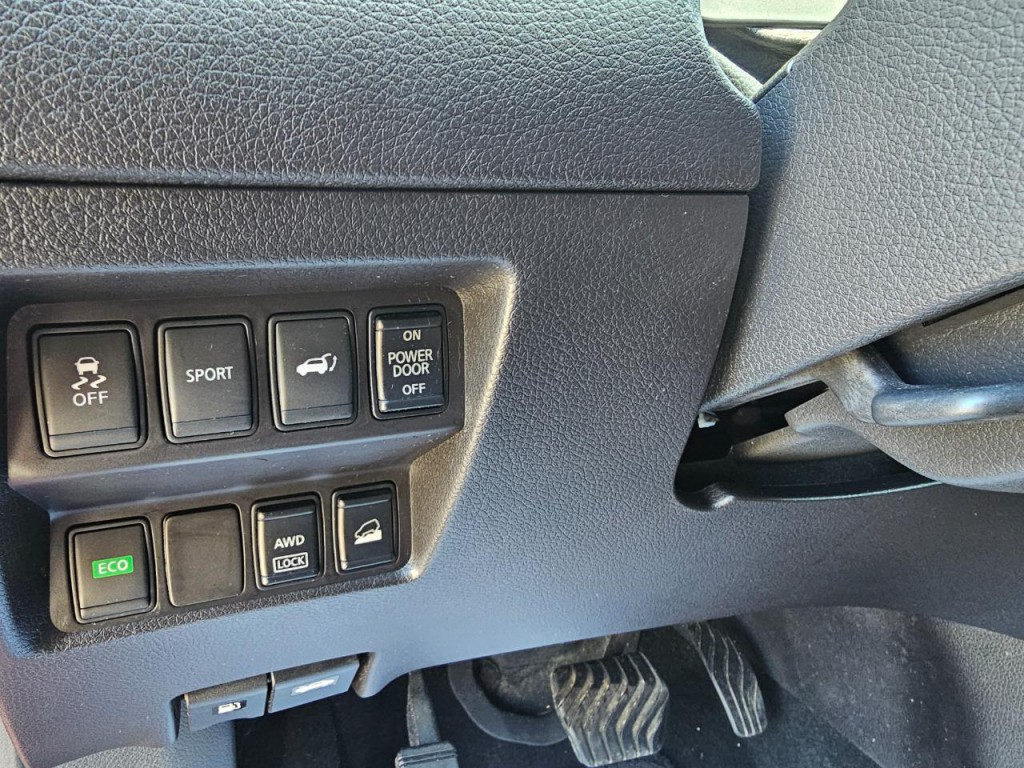 2016 Nissan Rogue Image 32