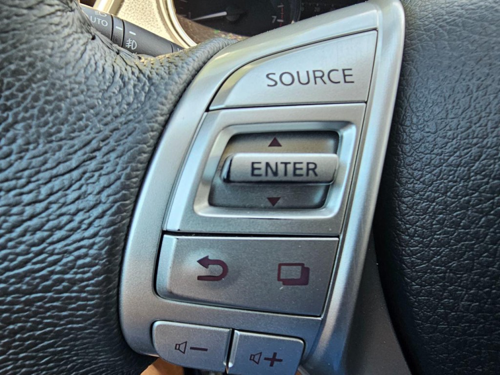 2016 Nissan Rogue Image 34