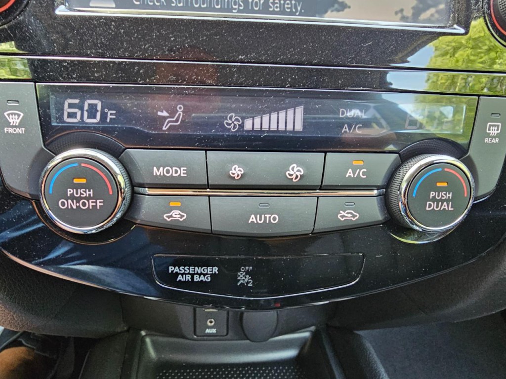 2016 Nissan Rogue Image 44