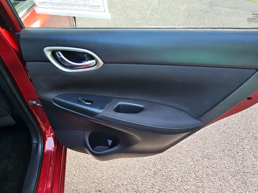 2015 Nissan Sentra Image 17
