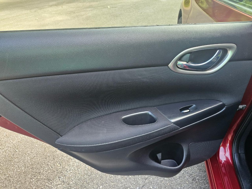 2015 Nissan Sentra Image 22