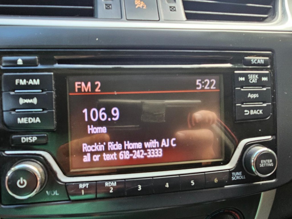 2015 Nissan Sentra Image 38