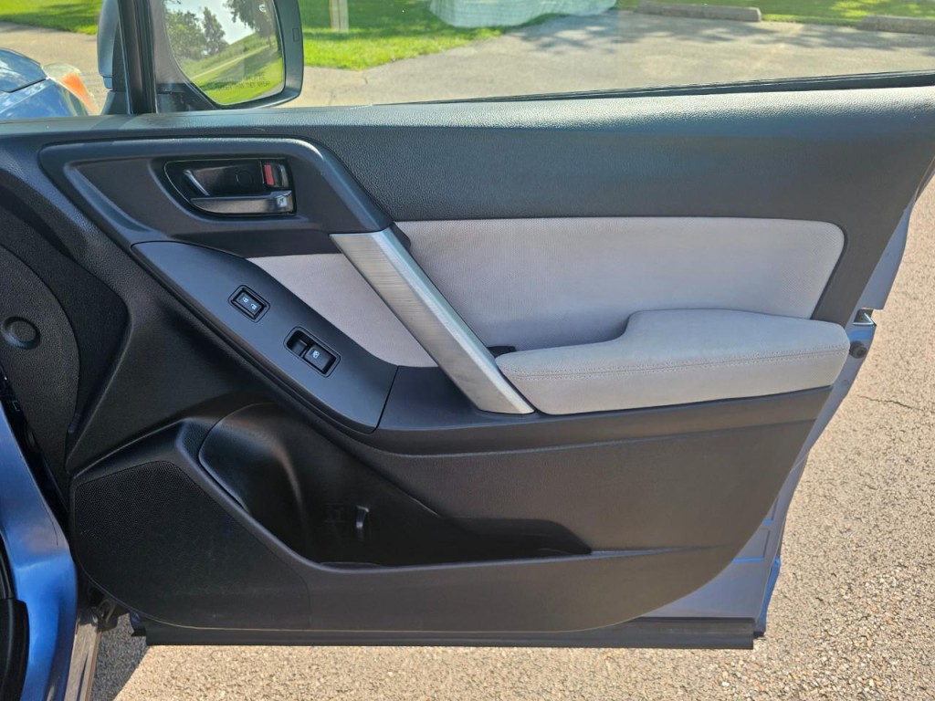 2015 Subaru Forester Image 15