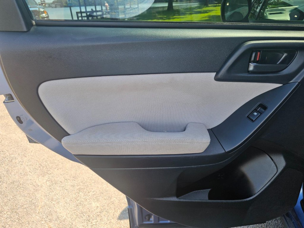 2015 Subaru Forester Image 22