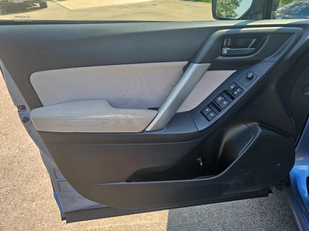 2015 Subaru Forester Image 24