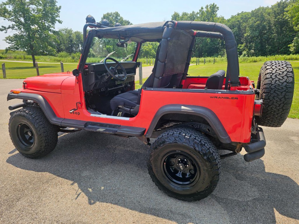 1995 Jeep Wrangler Image 8